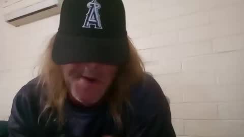 Snapshot of pevinu chatting on September 23, 6:49 am Hugh Pervert online show from September 23, 6:49 am