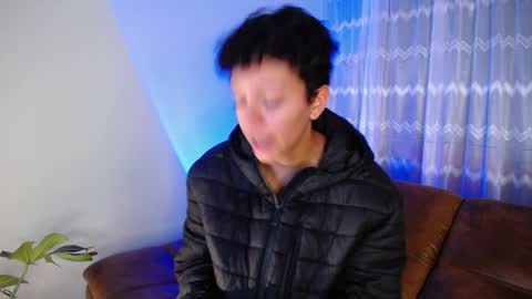 Snapshot of peyton_gh chatting on December 4, 1:03 am Peyton online show from December 4, 1:03 am