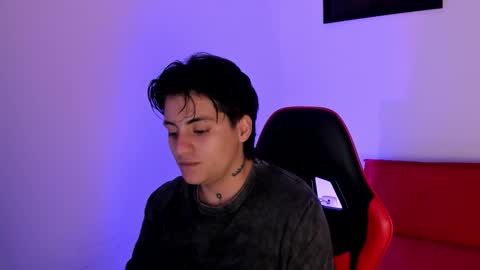 peytonbox online show from November 29, 11:35 am