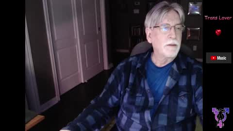 Snapshot of pghk2000 chatting on February 1, 4:46 am George online show from February 1, 4:46 am