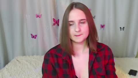 Snapshot of phantommira chatting on December 5, 7:06 pm phantommira online show from December 5, 7:06 pm