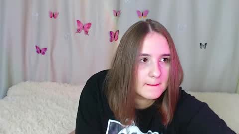 Snapshot of phantommira chatting on December 9, 6:14 pm phantommira online show from December 9, 6:14 pm