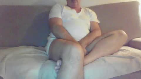 Snapshot of phil279 chatting on December 9, 9:05 pm Phil online show from December 9, 9:05 pm