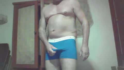 Snapshot of phil279 chatting on January 4, 3:17 pm Phil online show from January 4, 3:17 pm