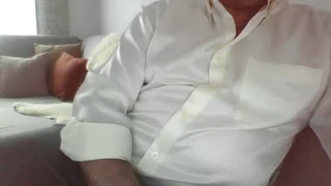 Snapshot of phil279 chatting on November 1, 10:06 am Phil online show from November 1, 10:06 am