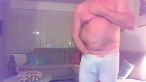 Snapshot of phil279 chatting on November 21, 11:36 pm Phil online show from November 21, 11:36 pm