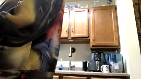 Snapshot of phildoesart chatting on January 1, 3:56 am Phil online show from January 1, 3:56 am