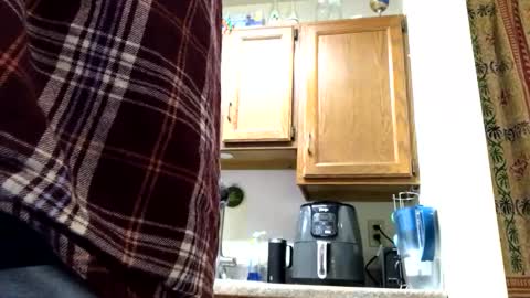 Snapshot of phildoesart chatting on January 5, 9:25 pm Phil online show from January 5, 9:25 pm