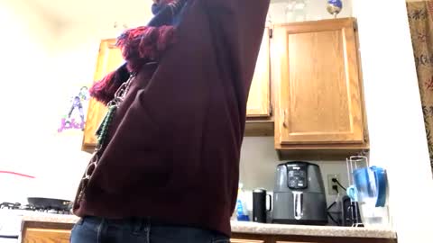 Snapshot of phildoesart chatting on January 6, 9:11 pm Phil online show from January 6, 9:11 pm