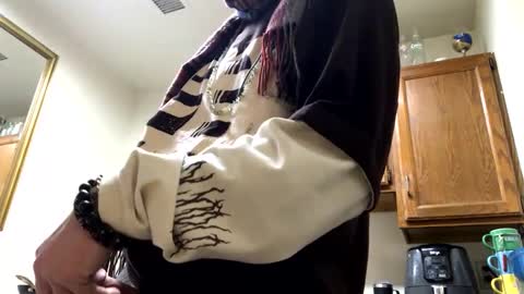 Snapshot of phildoesart chatting on January 16, 1:06 am Phil online show from January 16, 1:06 am