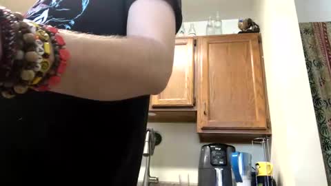 Snapshot of phildoesart chatting on January 27, 4:11 pm Phil online show from January 27, 4:11 pm