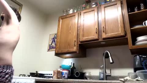 Snapshot of phildoesart chatting on February 18, 3:21 am Phil online show from February 18, 3:21 am