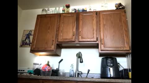 Snapshot of phildoesart chatting on March 2, 5:58 pm Phil online show from March 2, 5:58 pm