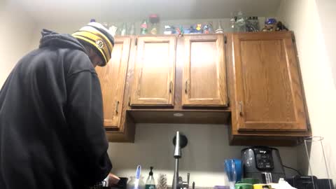 Snapshot of phildoesart chatting on October 13, 8:20 pm Phil online show from October 13, 8:20 pm