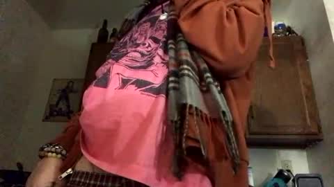 Snapshot of phildoesart chatting on November 24, 3:50 am Phil online show from November 24, 3:50 am