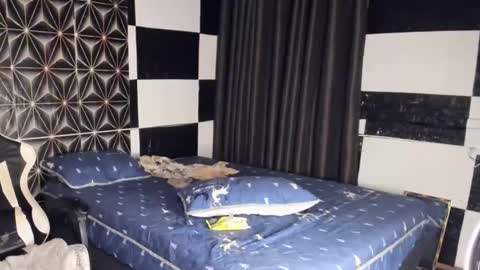 AJ online show from February 14, 4:20 pm