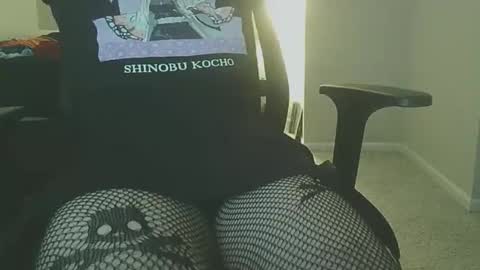 Mia online show from November 12, 3:51 am