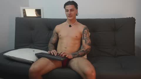 Snapshot of philip_dalton chatting on October 31, 11:50 pm Philip Dalton online show from October 31, 11:50 pm