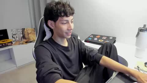 Phil.   INDEPENDENT MODEL online show from March 8, 7:38 am