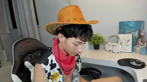 Phil.   INDEPENDENT MODEL online show from November 1, 2:02 am