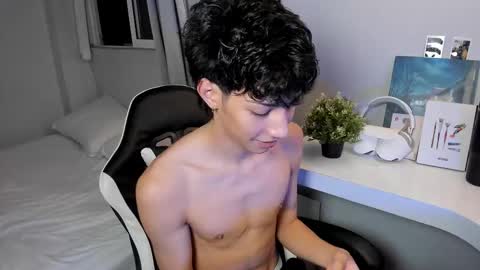 Phil.   INDEPENDENT MODEL online show from January 8, 6:26 am