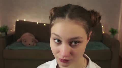 Snapshot of philippadelmore chatting on January 12, 8:03 pm Bella online show from January 12, 8:03 pm