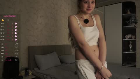 Snapshot of philippadelmore chatting on January 26, 11:18 pm Bella online show from January 26, 11:18 pm