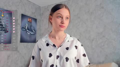 Snapshot of philippadelmore chatting on March 11, 12:06 pm Bella online show from March 11, 12:06 pm