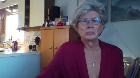 Snapshot of phillipa1023 chatting on December 22, 2:06 pm phillipa online show from December 22, 2:06 pm