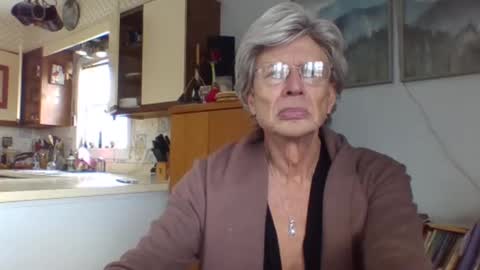 Snapshot of phillipa1023 chatting on March 2, 4:32 pm phillipa online show from March 2, 4:32 pm