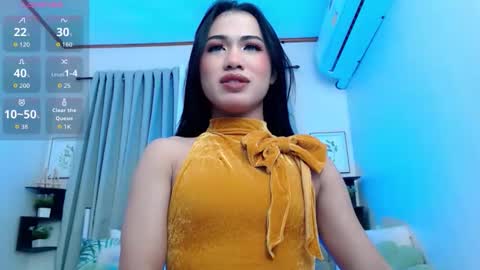 laura online show from November 1, 5:15 pm