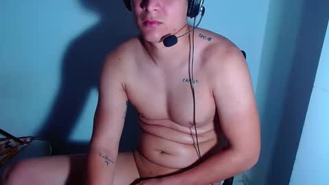 Snapshot of phoenixgnz08 chatting on December 23, 12:19 pm AdnierGnz online show from December 23, 12:19 pm