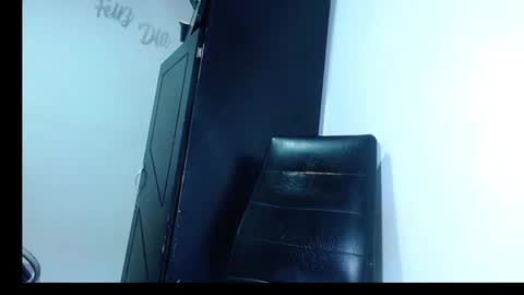 Snapshot of phoenixgnz08 chatting on March 3, 2:26 pm AdnierGnz online show from March 3, 2:26 pm