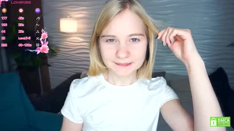 Snapshot of phyllisearney chatting on November 20, 4:23 am Hann G. Jones online show from November 20, 4:23 am