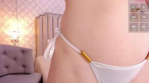 Snapshot of pia_johnson_ chatting on September 13, 1:55 pm online show from September 13, 1:55 pm