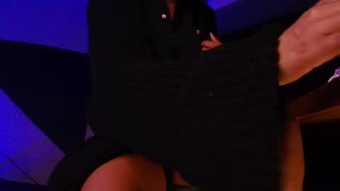Snapshot of pia_mo chatting on September 27, 3:22 am Special Couple Show - WELCOME TO XMAS 5 and 6 December - 2 at 8 pm COL hour online show from September 27, 3:22 am