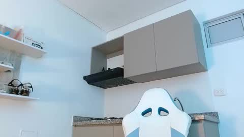 Liz online show from February 26, 11:04 pm