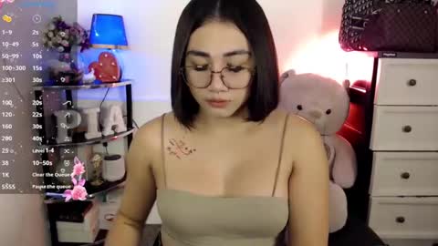 Pia online show from February 6, 8:18 am