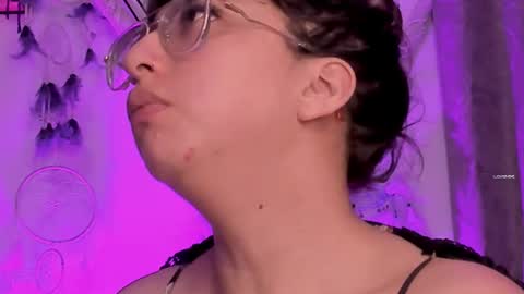 Snapshot of piafisher_ chatting on September 23, 1:19 am PIA FISHER online show from September 23, 1:19 am