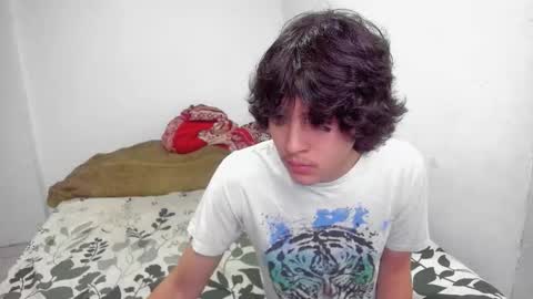 Snapshot of picaszomilos350 chatting on November 24, 11:21 am picaszomilos350 online show from November 24, 11:21 am