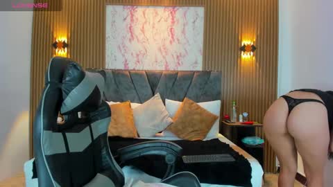 Your virtual goddess Luna  online show from September 19, 9:37 pm