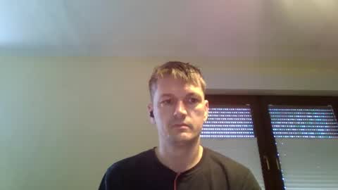 Snapshot of piercingsxxx chatting on February 25, 10:04 am piercingsxxx online show from February 25, 10:04 am