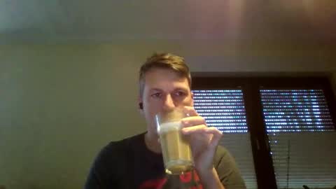 Snapshot of piercingsxxx chatting on December 16, 7:57 am piercingsxxx online show from December 16, 7:57 am