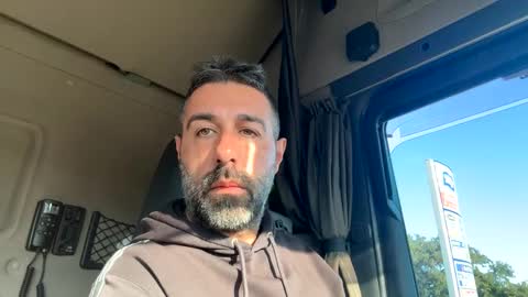 pierotu online show from December 2, 8:09 am