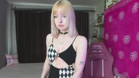 Snapshot of piginnya chatting on September 17, 9:11 am piginnya online show from September 17, 9:11 am