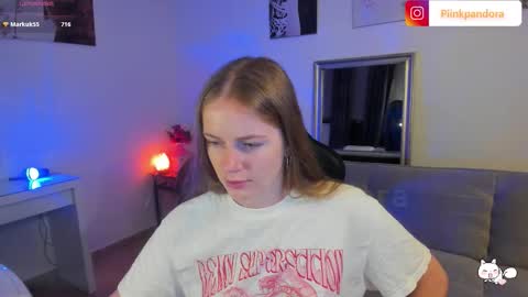 Snapshot of piinkpandora chatting on October 6, 8:06 pm PiinkPandora online show from October 6, 8:06 pm