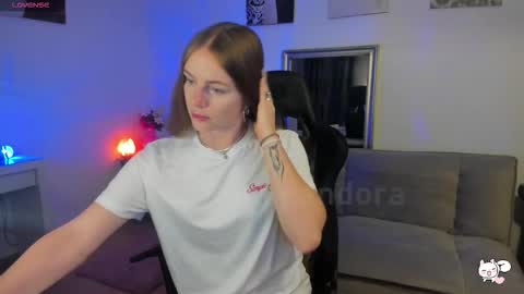 Snapshot of piinkpandora chatting on October 10, 9:36 pm PiinkPandora online show from October 10, 9:36 pm