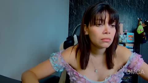 Snapshot of piixiie_d_oll chatting on March 12, 9:03 pm Andrea G online show from March 12, 9:03 pm