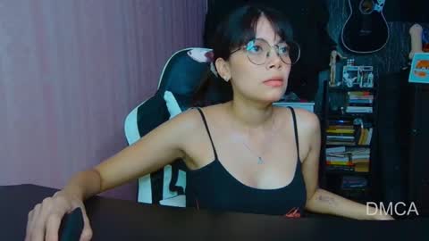 Snapshot of piixiie_d_oll chatting on September 16, 3:18 am Andrea G online show from September 16, 3:18 am