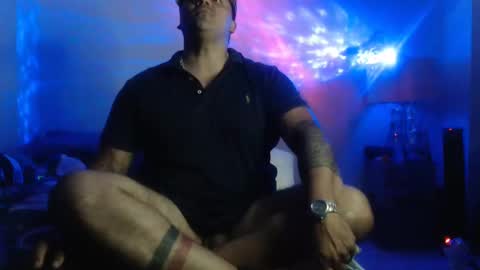 pikoro_gomez online show from December 18, 6:32 am